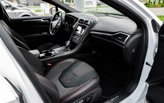 Ford Mondeo cena 65500 przebieg: 191000, rok produkcji 2018 z Radom małe 781
